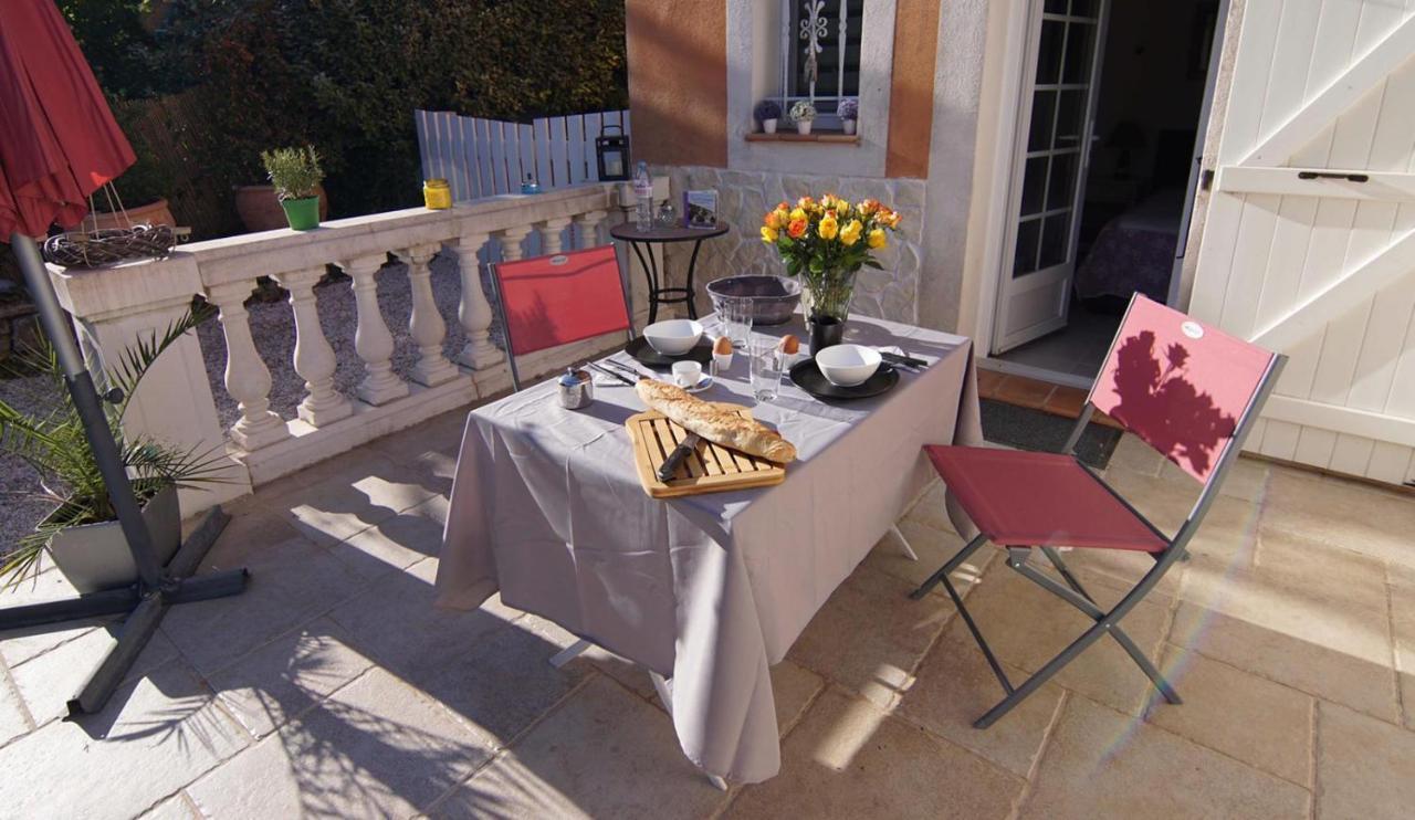 Chez Amali - Stielvolle Ferienwohnung In Der Provence Mit Terrasse Brignoles Exterior foto