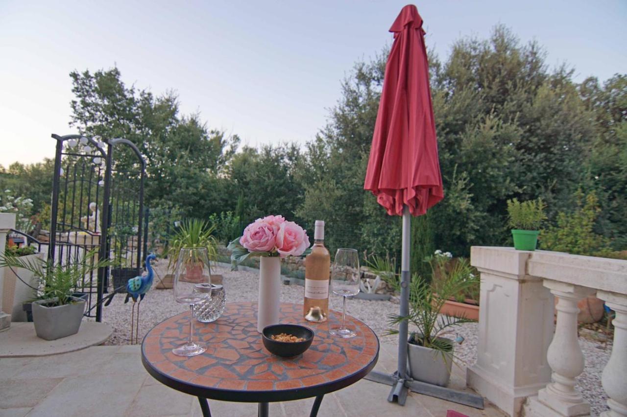 Chez Amali - Stielvolle Ferienwohnung In Der Provence Mit Terrasse Brignoles Exterior foto